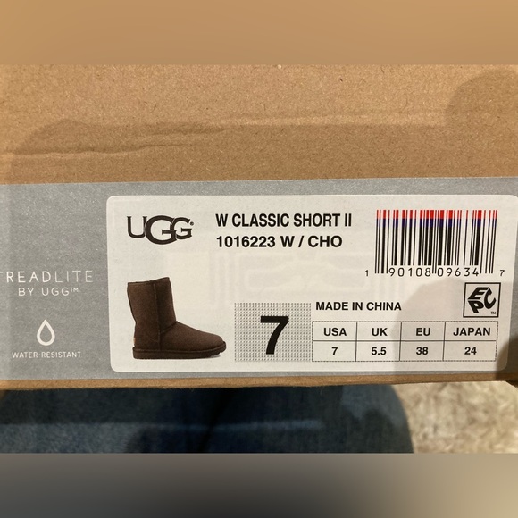 Uggs: women’s Classic Short II - Picture 5 of 6